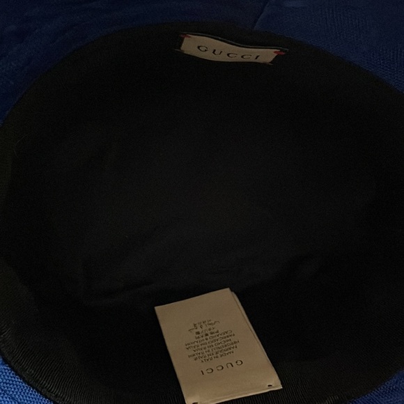 Gucci Off The Grid bucket hat
Style: 627115 4HK79 4360
Size: L 
$ 530.00 - Picture 9 of 9